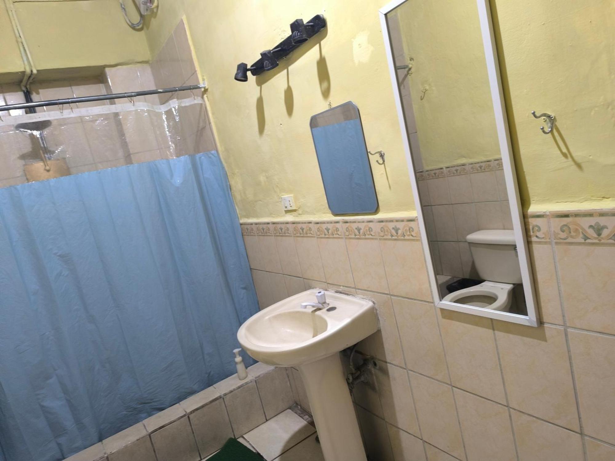 Karim Hostel Guatemala City Екстер'єр фото