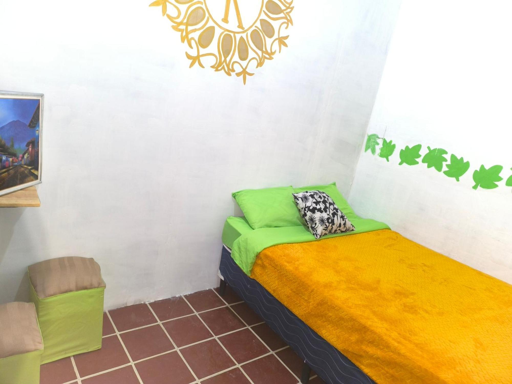 Karim Hostel Guatemala City Екстер'єр фото