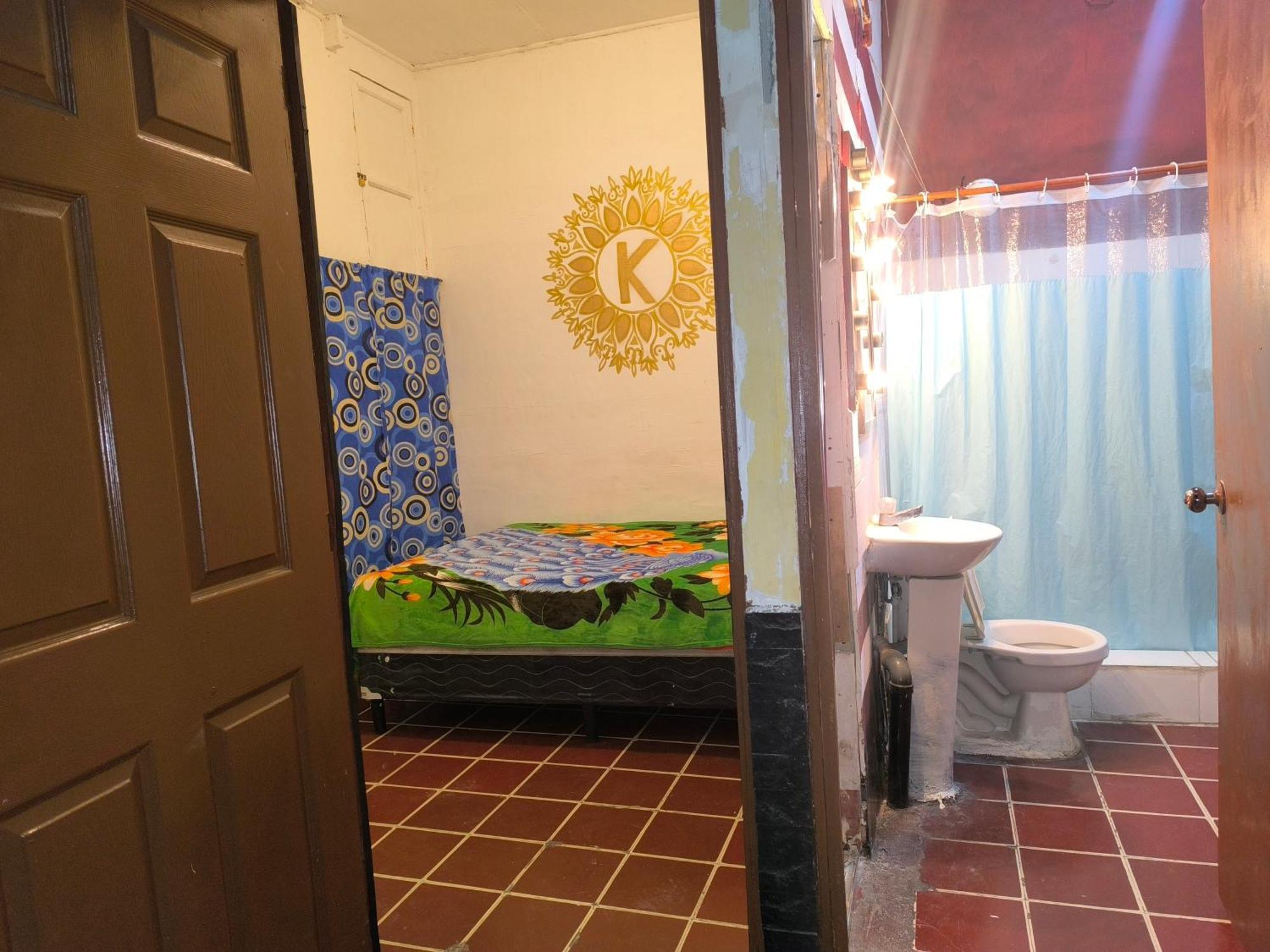 Karim Hostel Guatemala City Екстер'єр фото